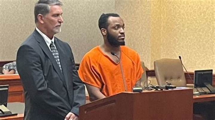 
What did Robbi Robinson do? Ohio man charged with aggravated arson over setting woman on fire 