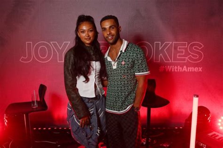 
What Is Joy Crookes Ethnicity? Meet Her Parents And Boyfriend 