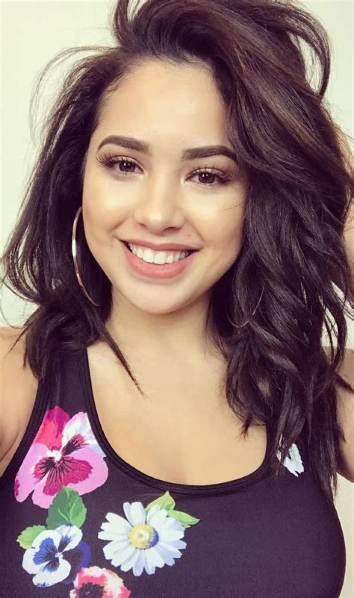 
What Is The Age Of Jasmine Villegas? What Nationality Is Jasmine Villegas? 
