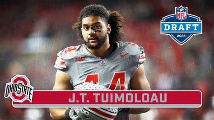 Where Is Jt Tuimoloau From? Parents Ethnicity and Family Background