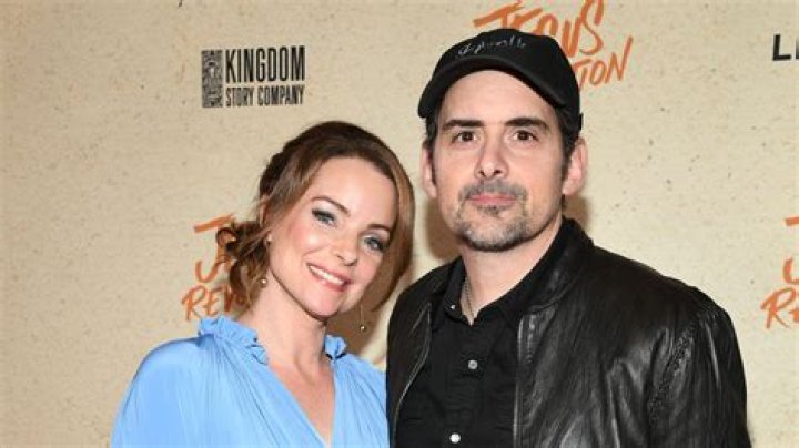 Who are Brad Paisleys Parents? Brad Paisley Biography, Parents Name, Nationality and More