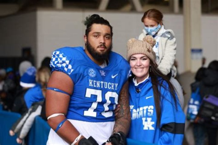 
Who are Darian Kinnards Parents? Darian Kinnard Biography, Parents Name, Nationality and More 