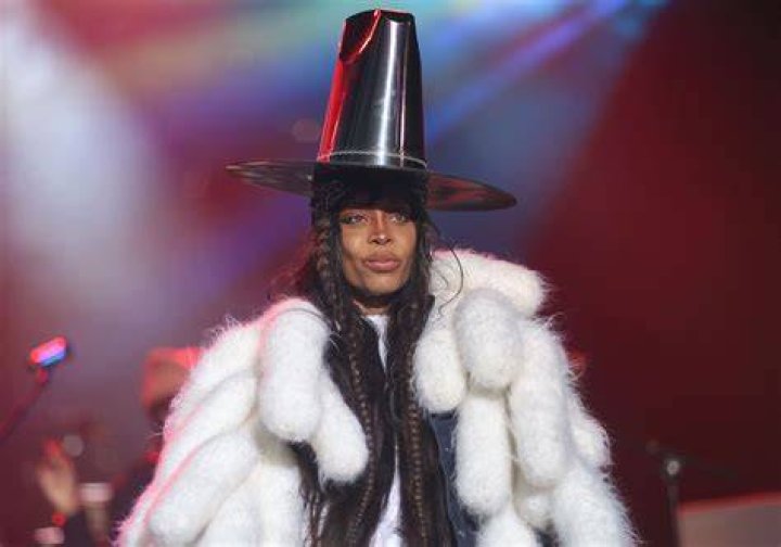 Who are Erykah Badus Parents? Erykah Badu Biography, Parents Name, Nationality and More