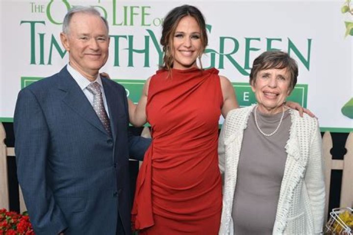 Who are Jennifer Garners Parents? Jennifer Garner Biography, Parents Name and More