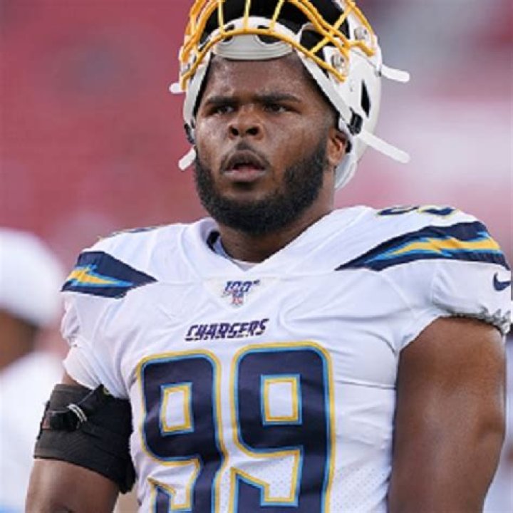 Who are Jerry Tillerys Parents? Jerry Tillery Biography, Parents Name, Nationality and More