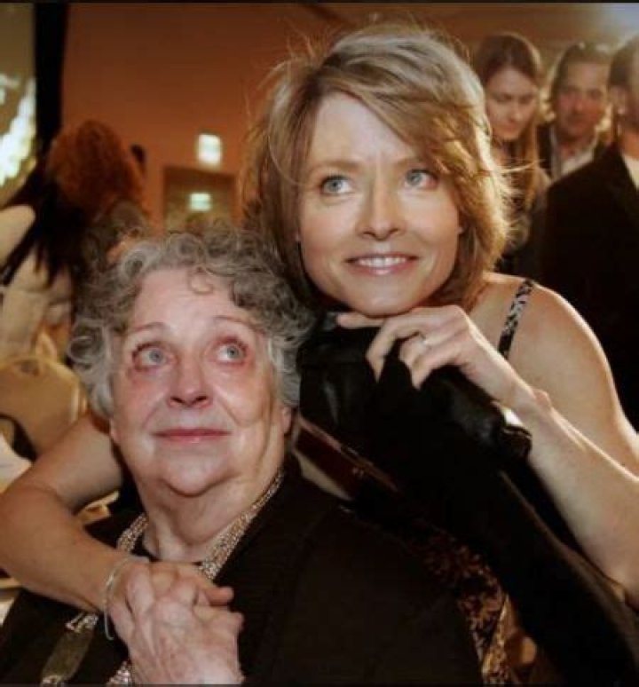 
Who Are Jodie Foster Parents? Was Foster Born In A Wealthy Family? 