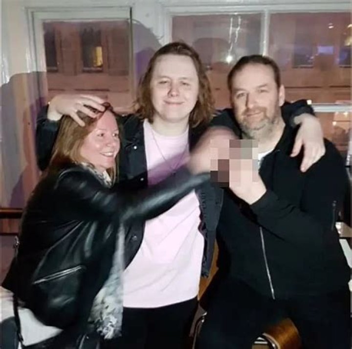 
Who are Lewis Capaldis Parents? Lewis Capaldi Biography, Parents Name, Nationality and More 