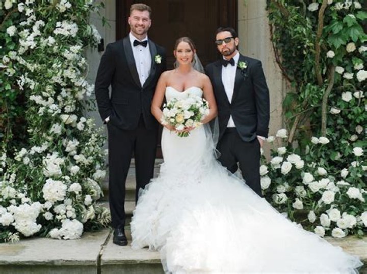 
Who Is Alex Marshall Married To? Explore His Children Net Worth Ethnicity CELEBPIETEAM JANUARY 21, 2022 