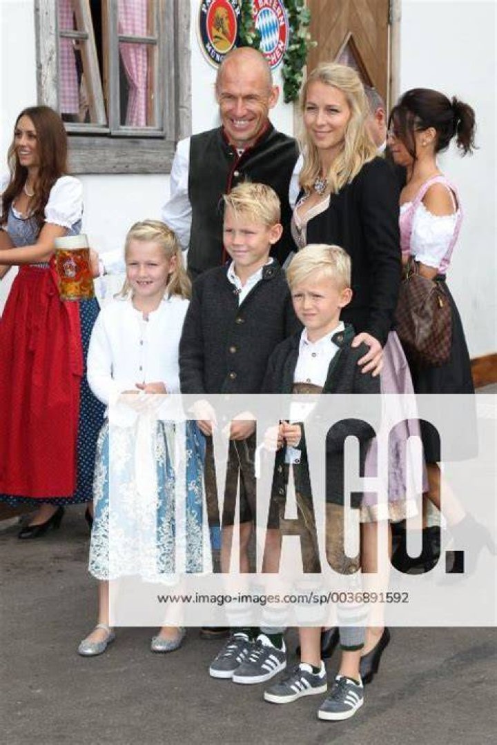 Who Is Bernadien Eillert? Meet The Lovely, Adorable WAG Of Arjen Robben!