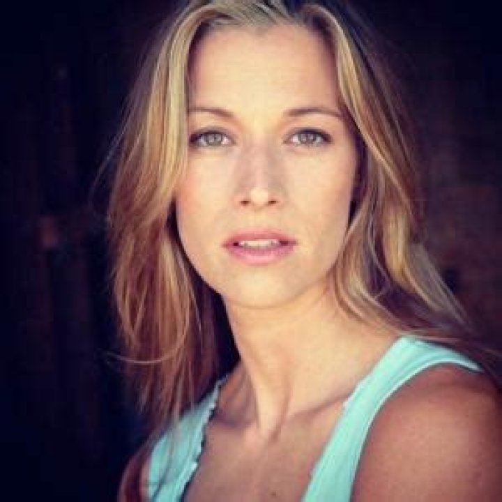 Who is Brooke Langton? Husband, Net Worth, Family, Wiki