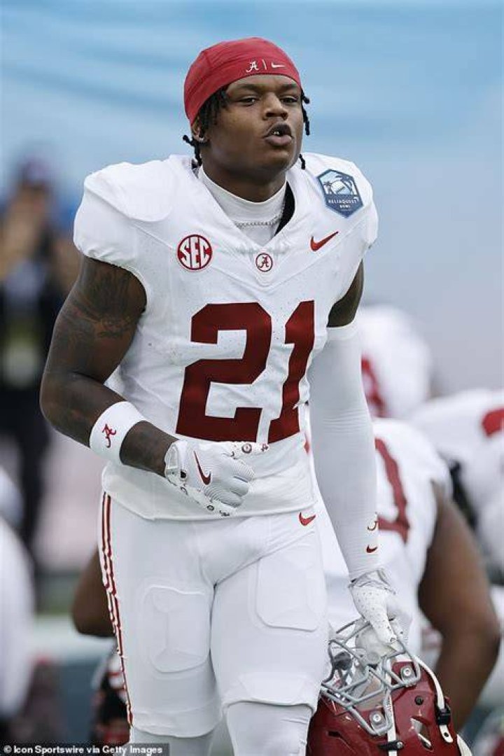
Who is Dre Kirkpatrick Jr.? Veteran NFL star’s son commits to Alabama following father’s footsteps 