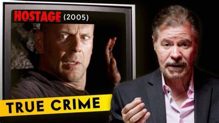 
Who is Duncan Crabtree-Ireland, chief negotiator for SAG-AFTRA? 