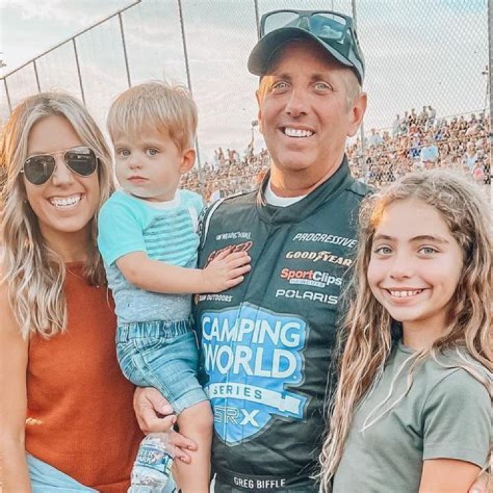 
Who Is Jake Klassen Truck Driver Daughter? Details About His Family 
