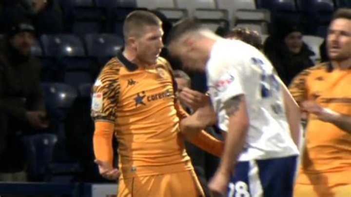 
Who Is John Lundstram Wife? “Scouse John” Trending On Twitter As He Wins Man Of The Match 