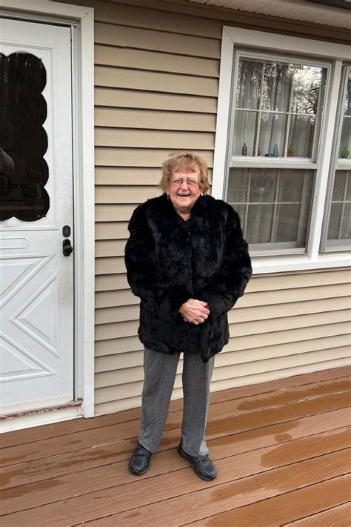 
Who is Lillian Droniak? 93-year-old grandmother becomes TikTok celebrity 