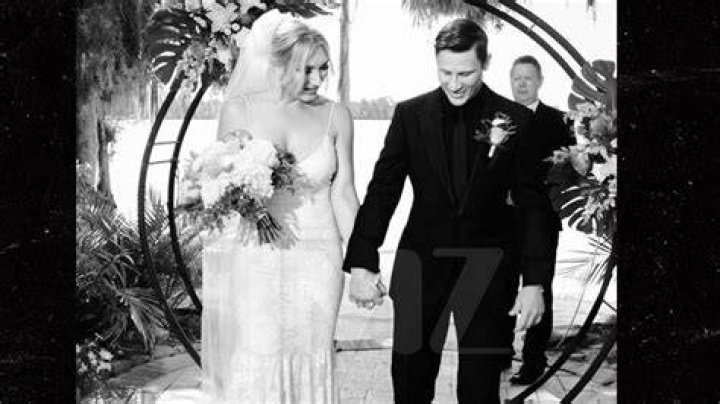 Who Is Rental Redo Host Keyanna Bowen And Is She Married?