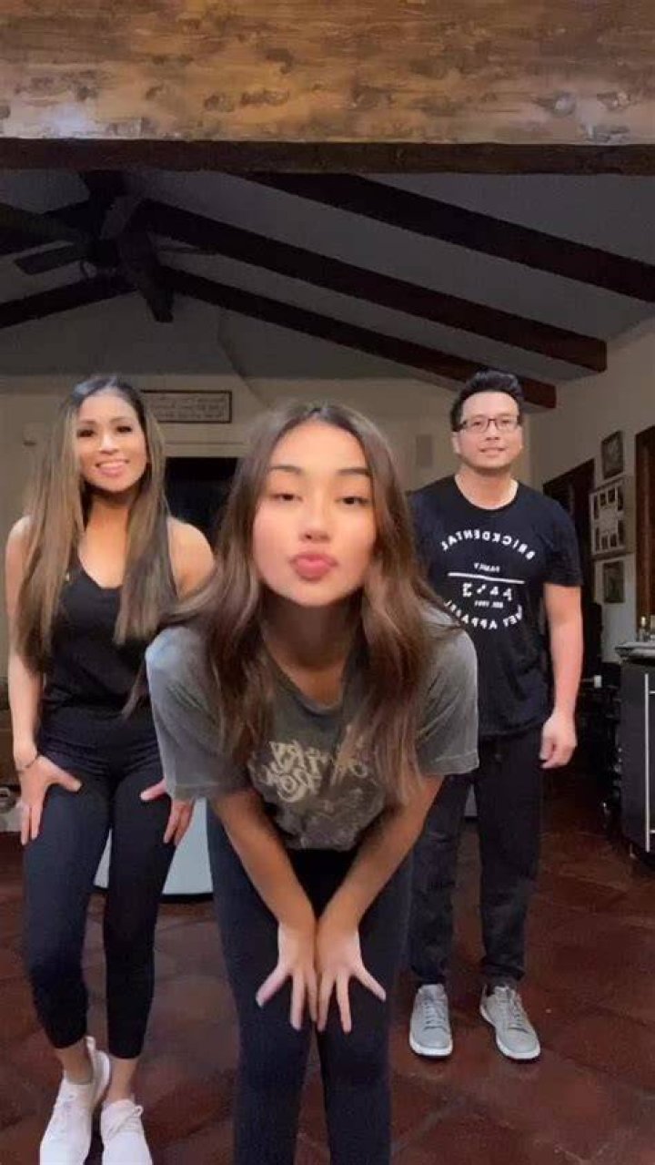 
Who Is TikTok Star Ellerie Marie? Is She Dating Anyone? Explore About Her Earning 