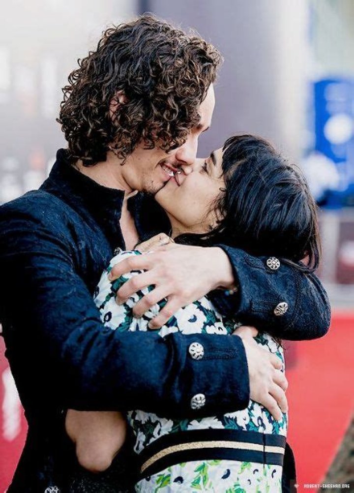 
Who Is Umbrella Academy Robert Sheehan’s Wife? His Relationship Timeline With Sofia Boutella 