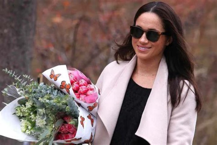 
Why Prince Harry Told Meghan Markle Not to Smile at Paparazzi When They Started Dating 