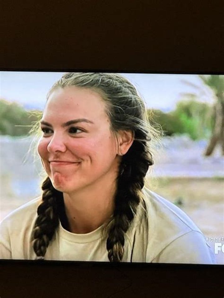 
“You are absolutely killing it!”: Special Forces fans applaud Hannah Brown for completing both challenges in episode 5 