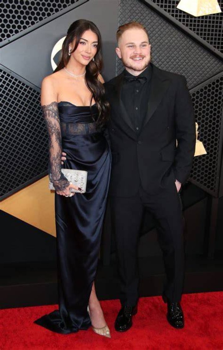 Zach Bryan Cheating Scandal And Reddit Drama Ex Wife
